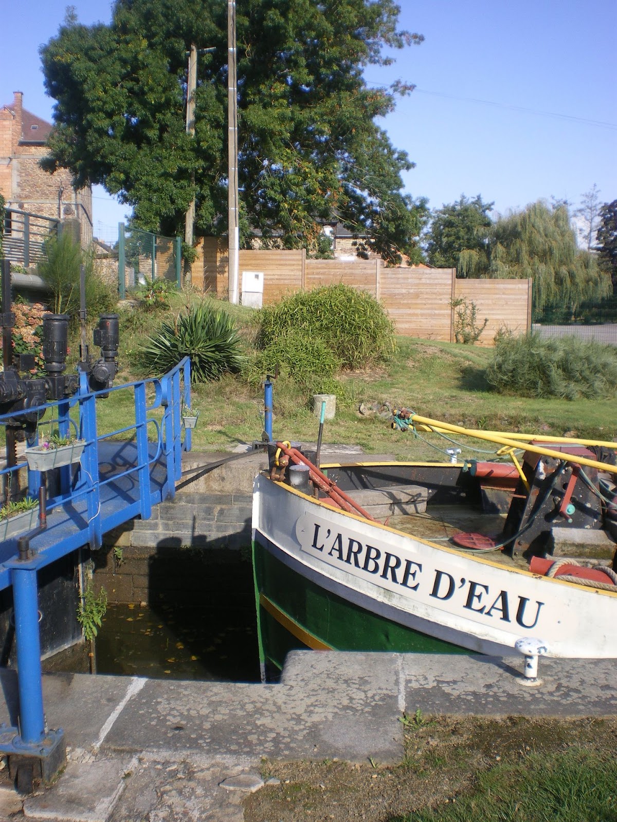 Photo 3 of Théâtre Du Pré Perché, Péniche-Spectacle