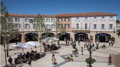 Photo 2 de McArthurGlen Provence - Village de Marques