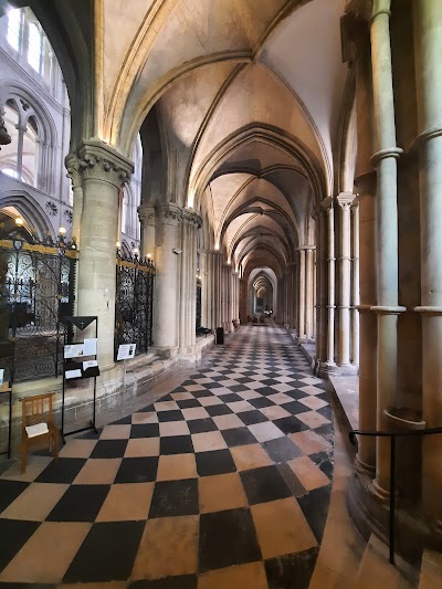 Photo 5 de Tombeau de Guillaume le Conquérant, Abbatiale Saint-Étienne de Caen