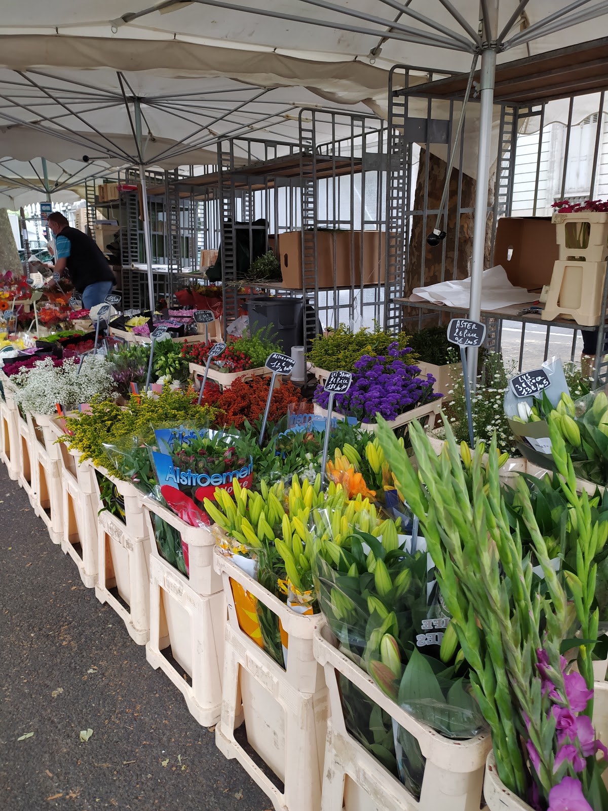 Photo 4 of Marché Aux Fleurs