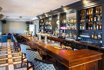 O'Sullivans By the Beach, Bar / Pub