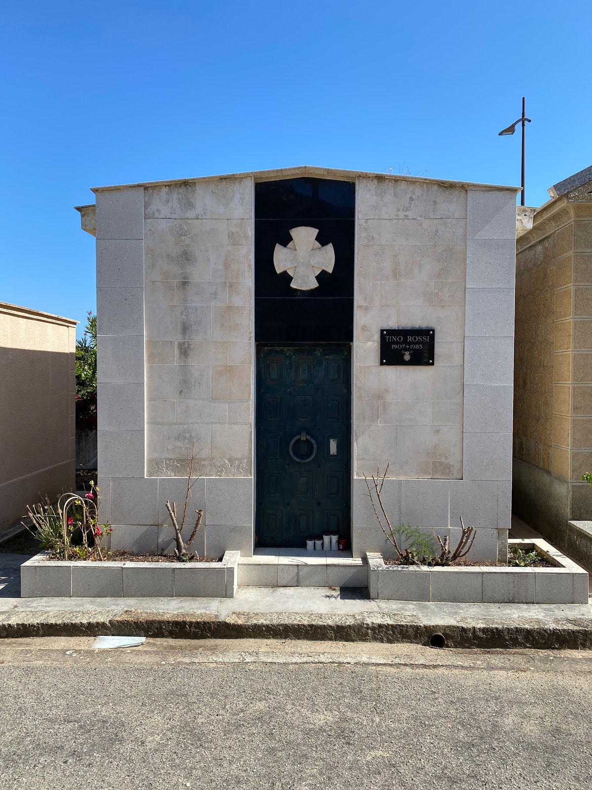 Photo 2 de Cimetière Marin d'Ajaccio - Cimiteriu Marinu d’Aiacciu