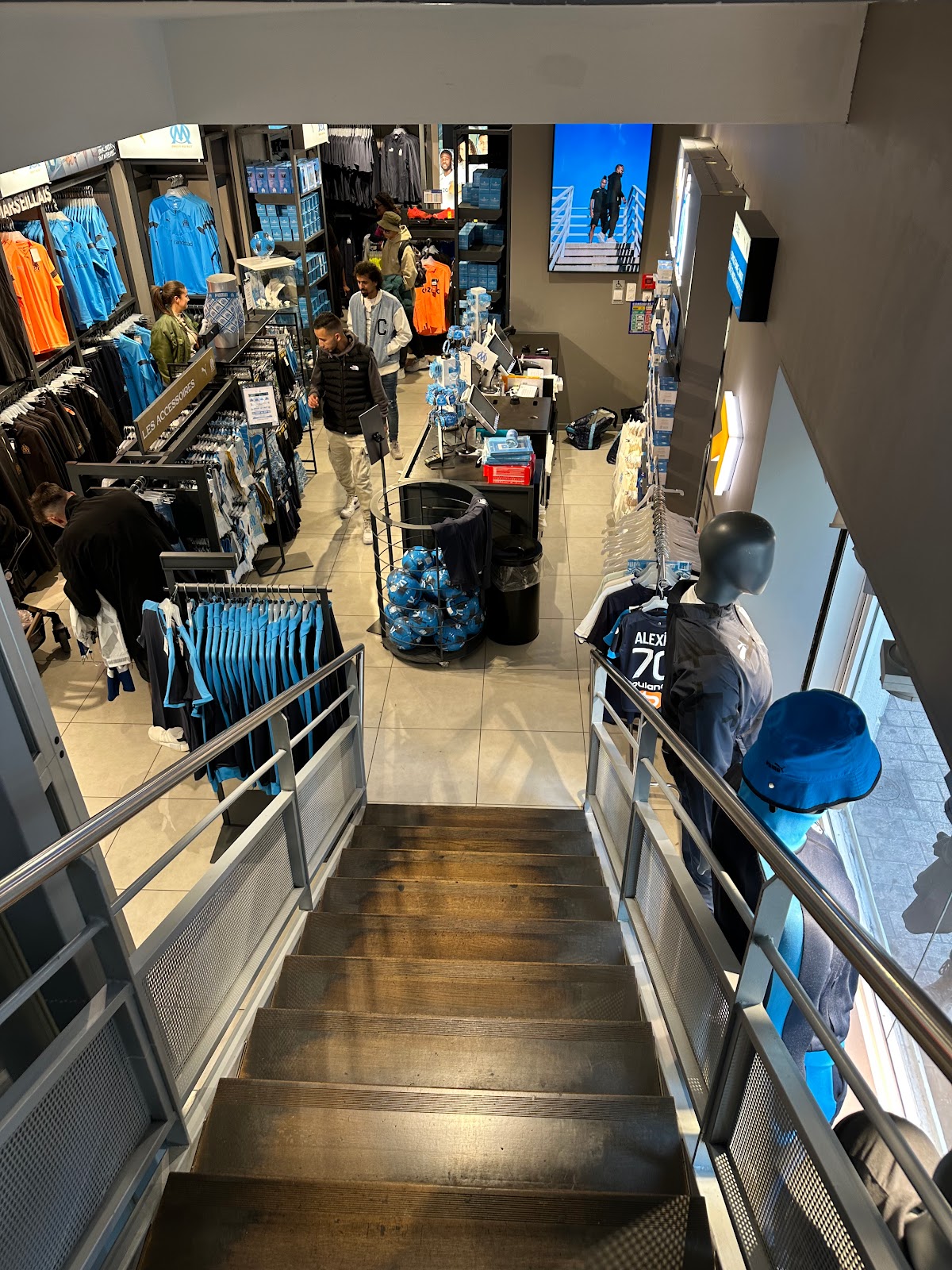 Photo 2 de Boutique OM Officielle - Canebière