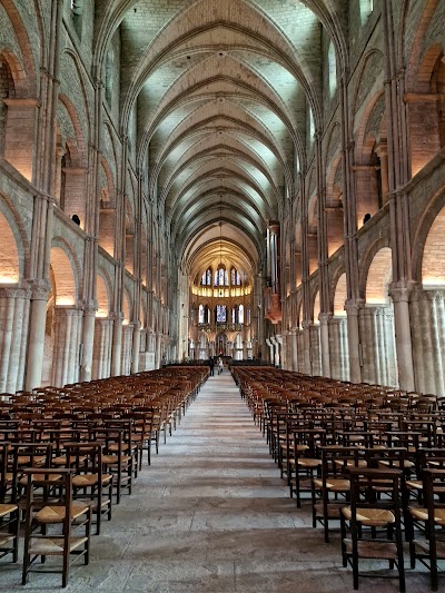 Photo 2 de Basilique Saint-Remi