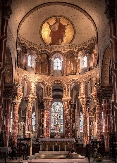 Photo 2 de Abbatiale Saint-Austremoine