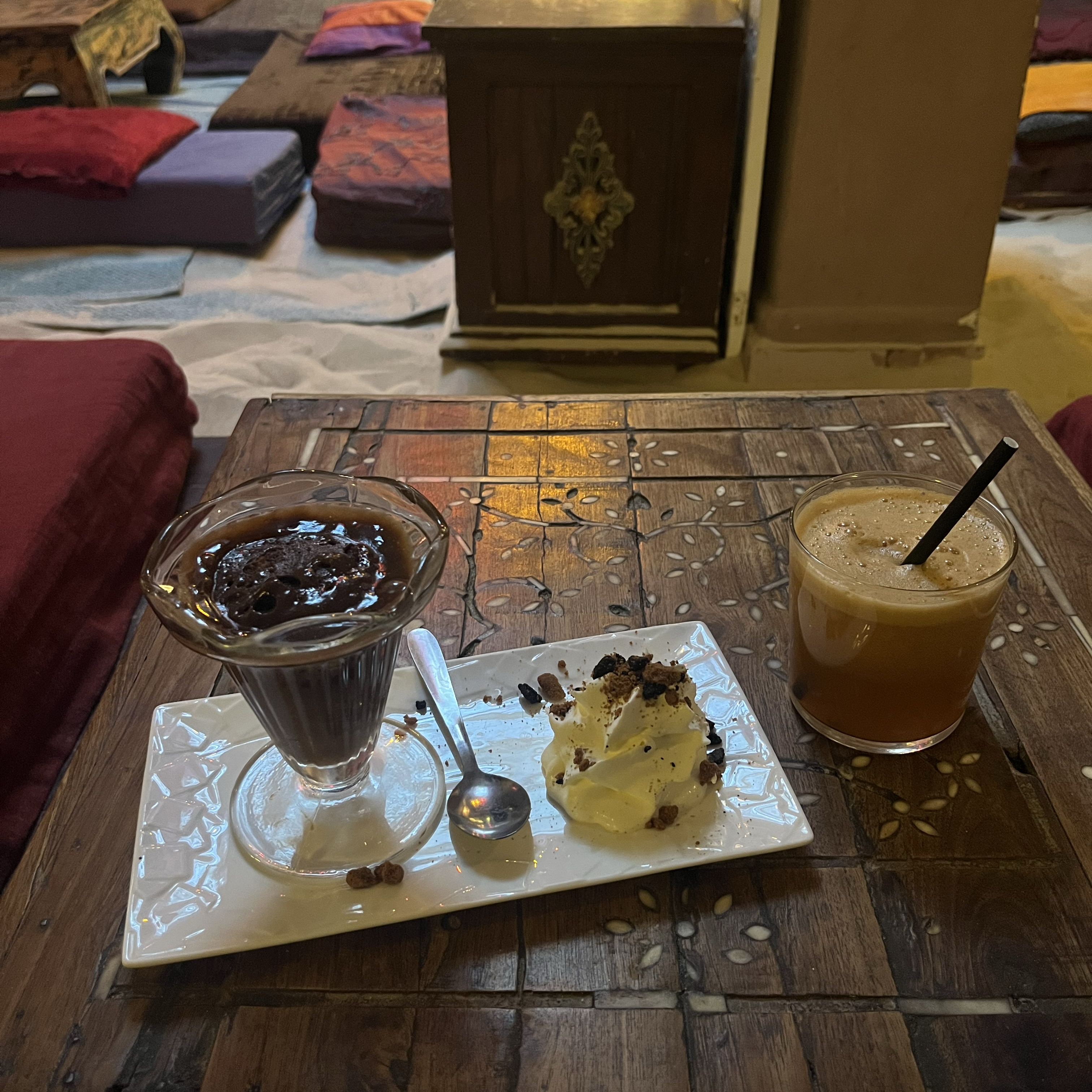 Teavora, Salon de Thé, Boutique à Thé & Restaurant