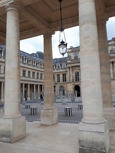 Photo 3 de Colonnes de Buren/Les Deux Plateaux