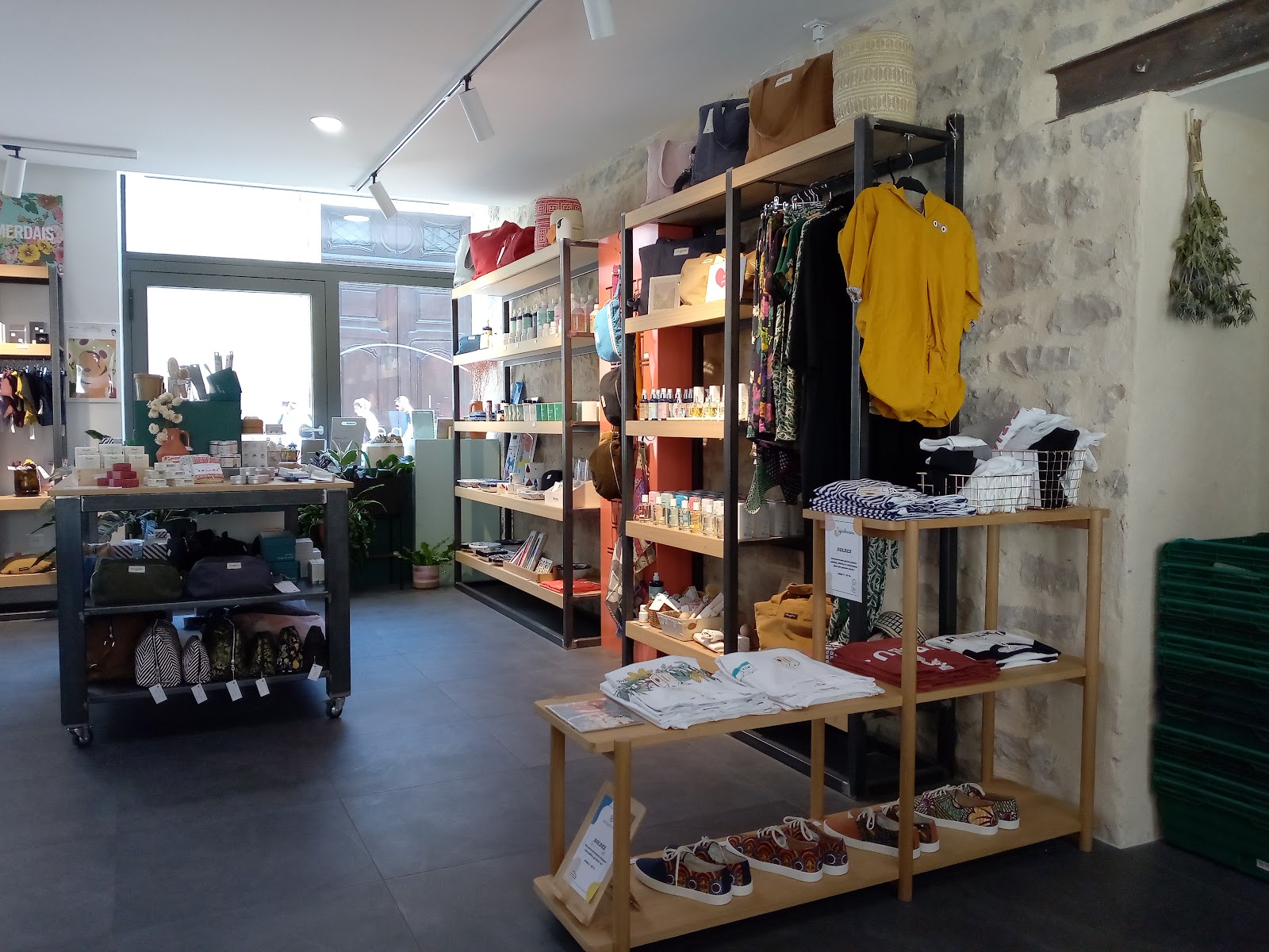 Photo 4 of Jeannine Shop