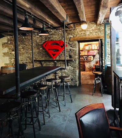 Photo 4 de Atomic's Café