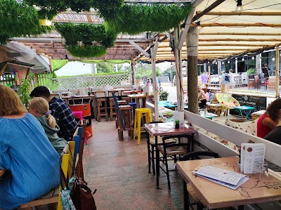 BISCA SURF CAFÉ