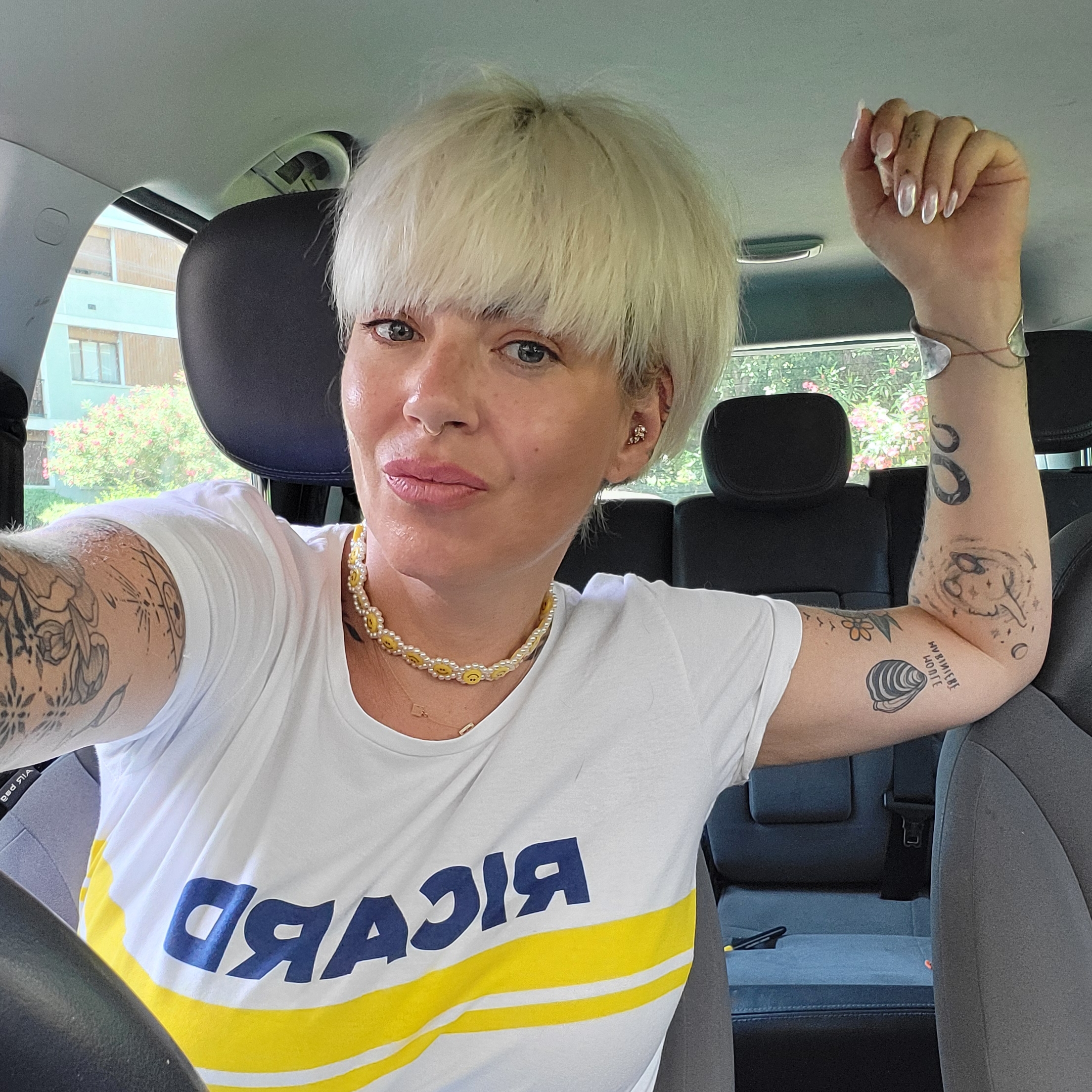 1 fille à l'ouest