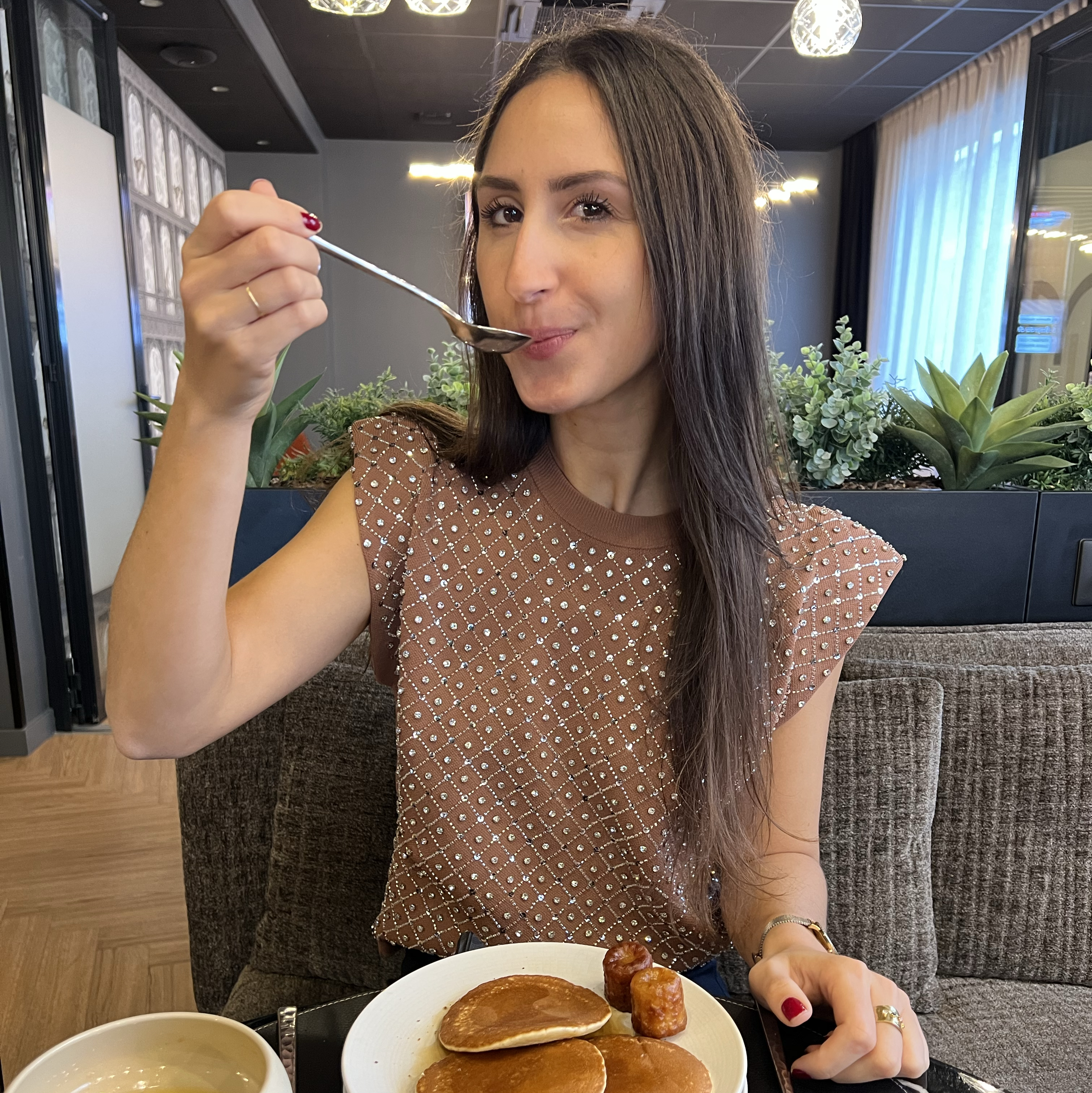 Fanny is tasting
