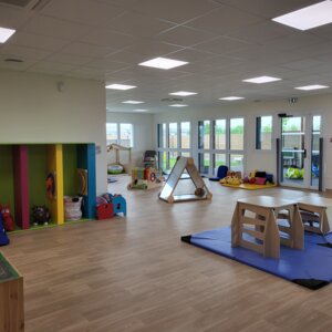 Intérieur salle de jeux crèche les P'tits Loups