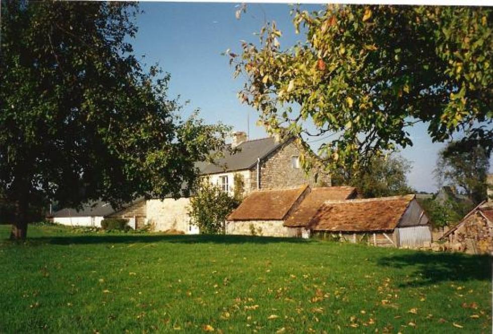 Août 1993, la ferme vue du Sud-Ouest.