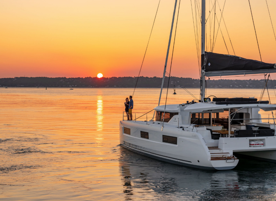 Lagoon 46 couché de soleil