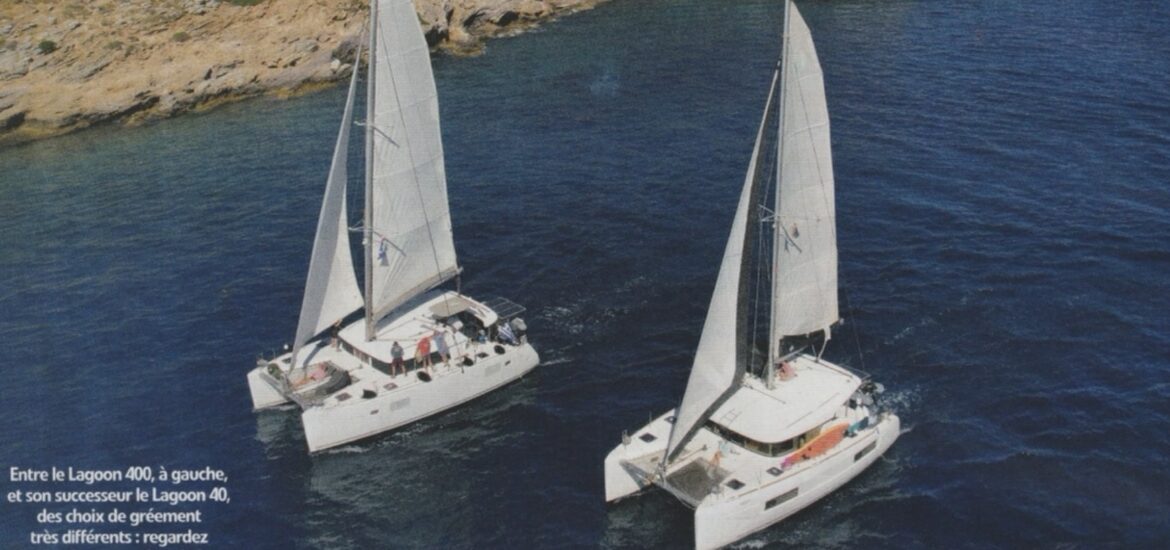 catamarans naviguant en Grèce dans le Péloponnèse