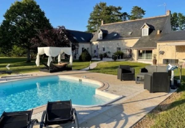 Une suite romantique de luxe à louer à Cléré-les-pins