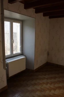Ferme en pierre d'environ 100m2 avec dépendance