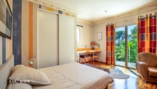 Villa d'architecte dans un domaine sécurisé à Agay