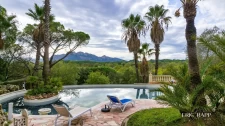 Somptueuse villa avec vue imprenable sur le rocher