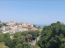 NICE - FABRON - DERNIER ETAGE 2 PIECES AVEC PISCINE VUE MER