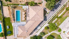 SAINT PAUL DE VENCE - VILLA 8 pièces avec jardin et piscine