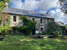 Charmant ancien presbytère situé a Callac