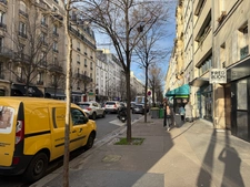 Le Faubourg Saint-Martin : Pourquoi l’esprit "village" est-il le moteur de l’immobilier dans le 10e ?