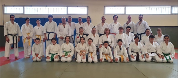 Le Castelnau Karaté Académie participe à un Stage de Karaté avec le Shotokan Karaté Do de Lançon-de-Provence...