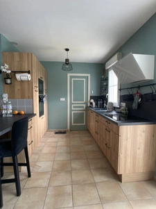 Maison prête à vivre   98 m2   Quartier calme   À 5 minutes 