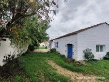 Ensemble immobilier avec deux gîtes saisonniers   La Barre-d