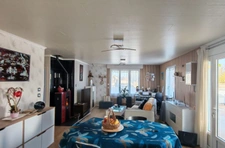 Maison rénovée avec gîte saisonnier  Aucun travaux à prévoir