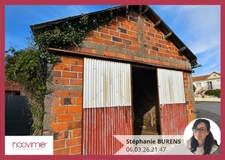 EXCLUSIVITÉ   Hangar avec potentiel au coeur de Maulévrier