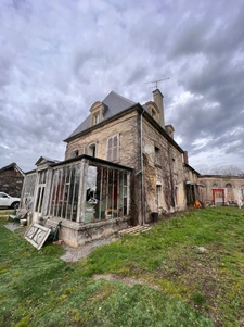 Manoir d'Exception à Le Rheu - Charme Historique et Opportun