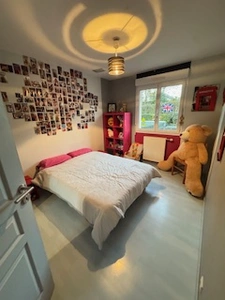 ARGENTRÉ (53210)   Maison familiale récente en demi-niveaux 