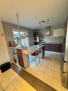 ARGENTRÉ (53210)   Maison familiale récente en demi-niveaux 