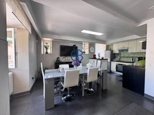 À Vendre LE GRAND LEMPS  Maison avec appartement et grande dépendance