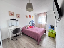 Maison rénovée de 104 m² avec jardin, piscine et Garage- cadre paisible