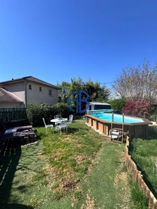 Maison rénovée de 104 m² avec jardin, piscine et Garage- cadre paisible