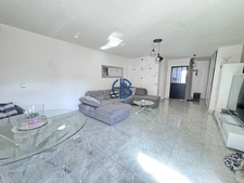 Maison rénovée de 104 m² avec jardin, piscine et Garage- cadre paisible