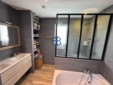 Maison familiale de 100 m² sur terrain de 1300 m² ? Montrevel