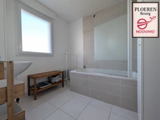 Ploeren bourg : Maison contemporaine DPE A   Vie à pied o En