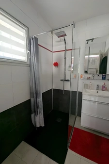 À vendre : belle maison de standing avec SPA, jardin arboré 