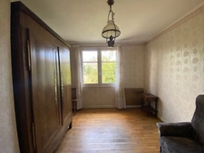 GUINGAMP - MAISON SITUEE  A PROXIMITE DES ECOLES ET DES COMM