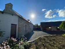 TREGUEUX - CHARMANTE MAISON EN PIERRE RÉNOVÉE AVEC DÉPENDANC