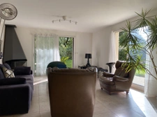 Contemporaine beaux volumes au calme.