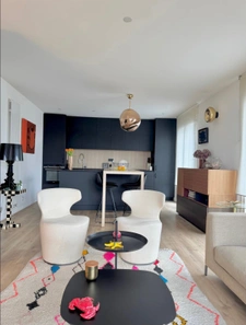 Magnifique T3 rénové balcon stationnement.