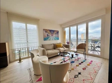 Magnifique T3 rénové balcon stationnement.