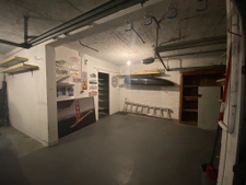 Maison au calme proche bourg, double garage.