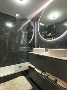 Sublime T3/4 rénové, terrasse, garage.